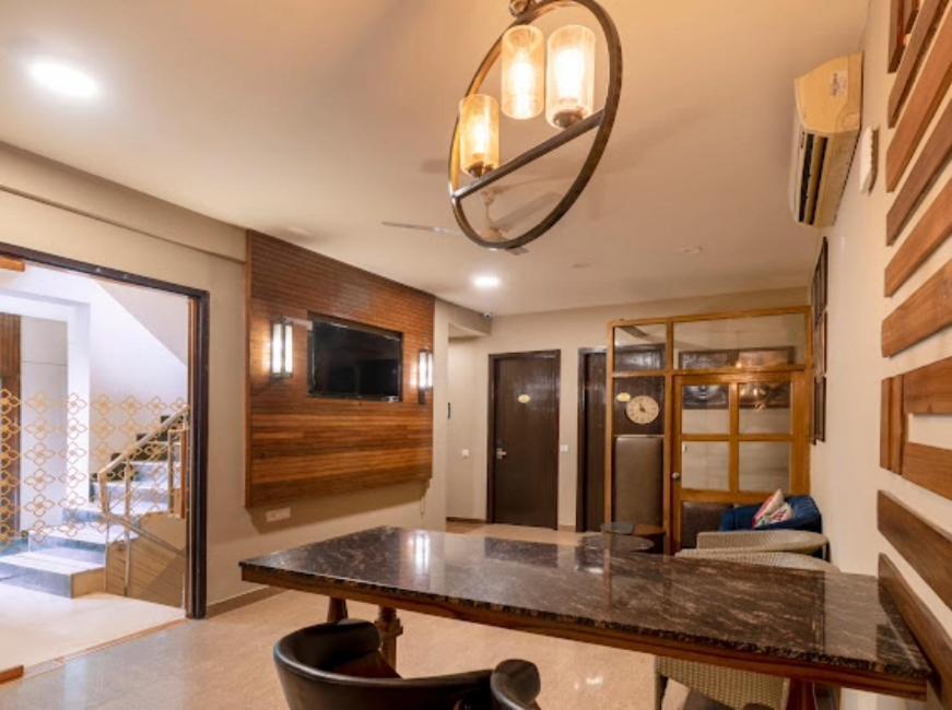 Hotel Imperial Park Sector 45 Гургаон Екстериор снимка