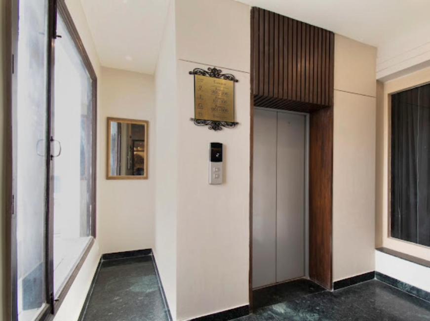 Hotel Imperial Park Sector 45 Гургаон Екстериор снимка