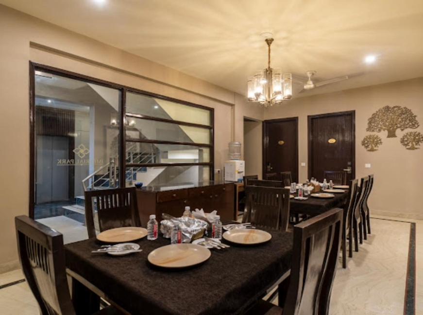 Hotel Imperial Park Sector 45 Гургаон Екстериор снимка